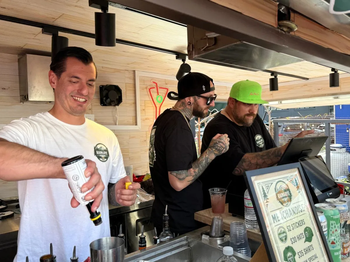 The mobile bar photographed on site